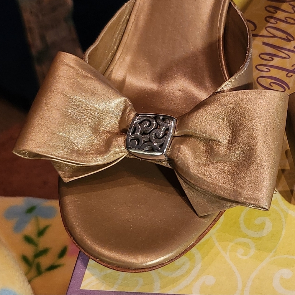 Brighton 8.5M Gold Leather "TROPIC" Low Heel Slide Sandal EUC - Picture 2 of 9